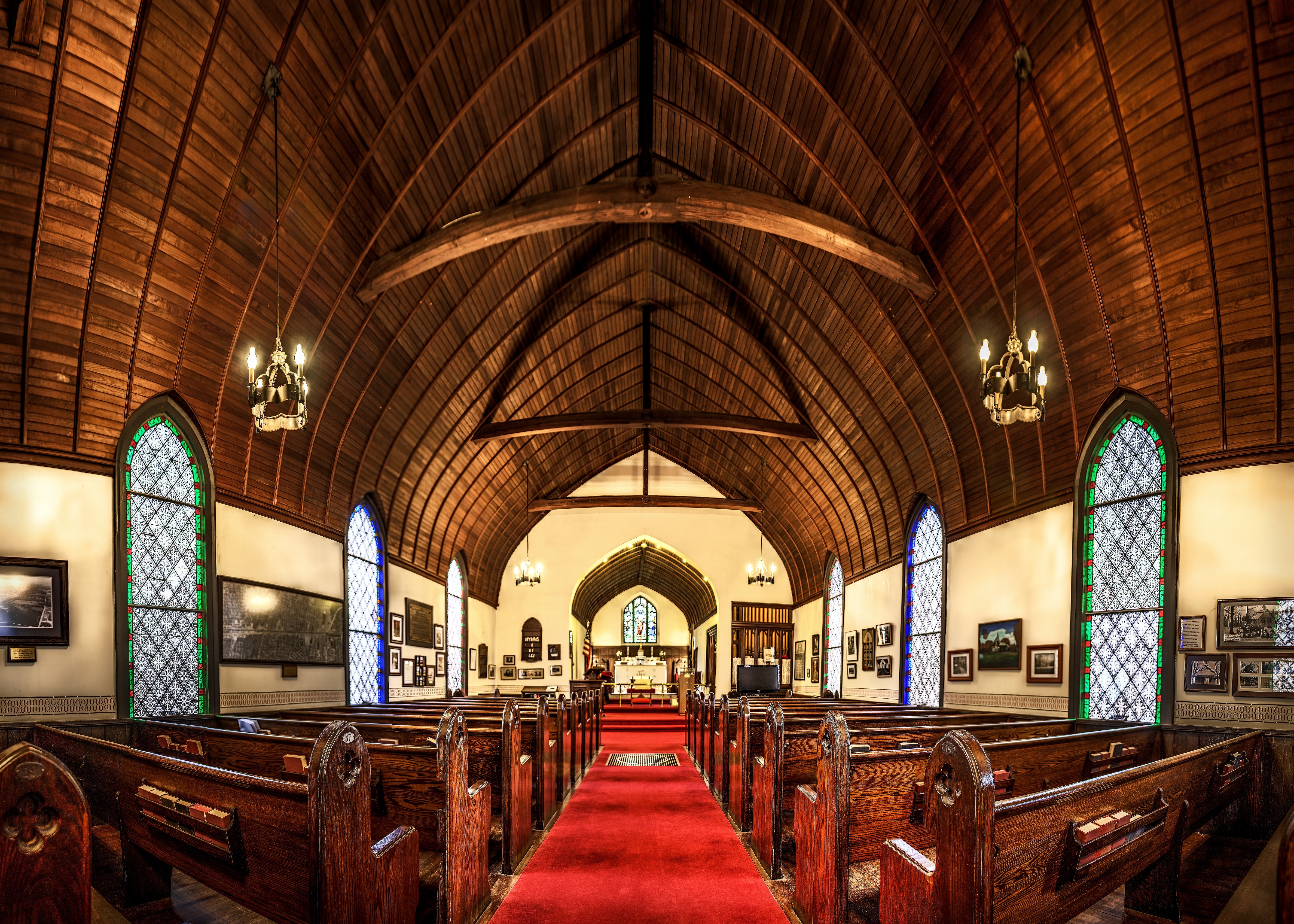 aisle-altar-arches-40783.jpg
